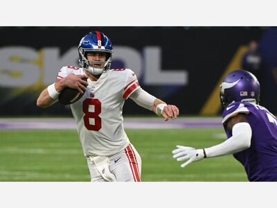 Daniel Jones guides Giants to win over Vikings and into next stage of playoff